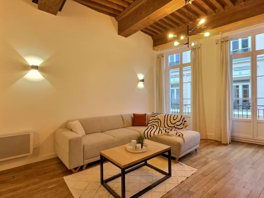 "Boheme Chic" De Miss K Apartment Macon Bagian luar foto