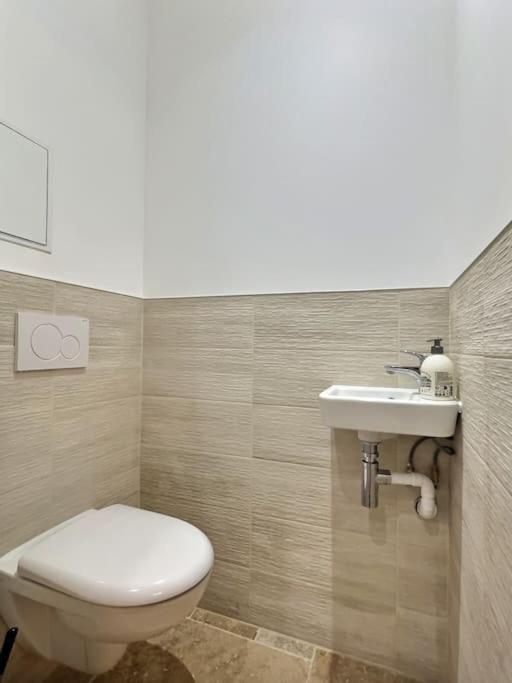"Boheme Chic" De Miss K Apartment Macon Bagian luar foto