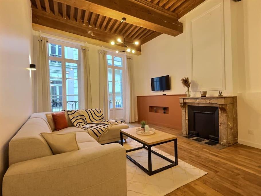 "Boheme Chic" De Miss K Apartment Macon Bagian luar foto