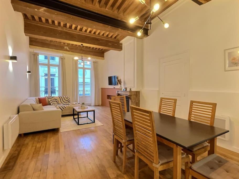 "Boheme Chic" De Miss K Apartment Macon Bagian luar foto